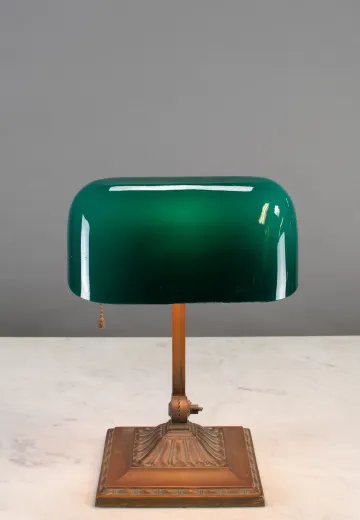 Traditional Banker's Lamp