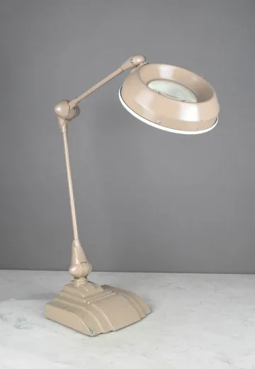 Metal Magnifying Glass Desk Lamp
