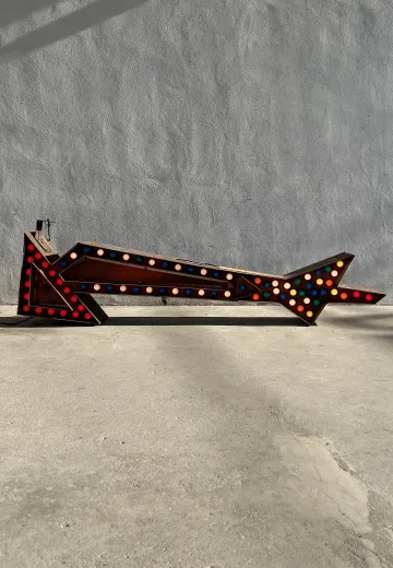 Metal Vegas Arrow Hanging Fixture (Double Sided)