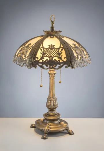 Footed Table Lamp w/Slag Glass Shade
