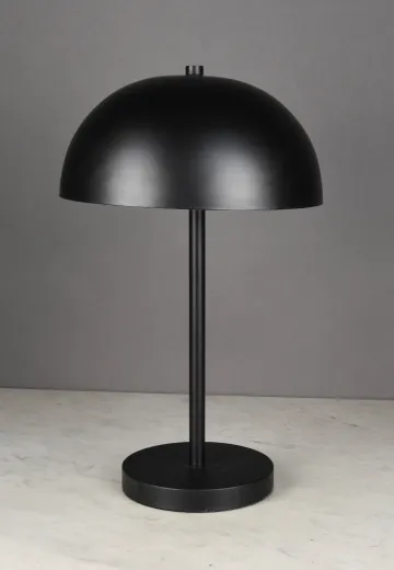 Black Metal Shaded Table Lamp