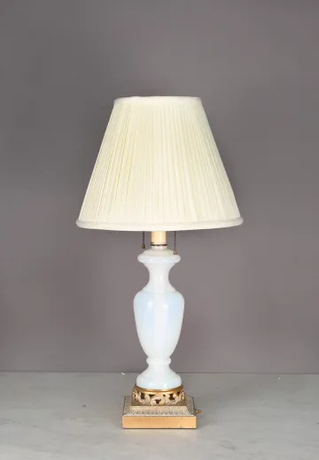 Traditional Table Lamp w/Brass Base