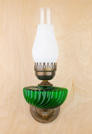 Victorian Wall Sconce w/Frosted Chimney