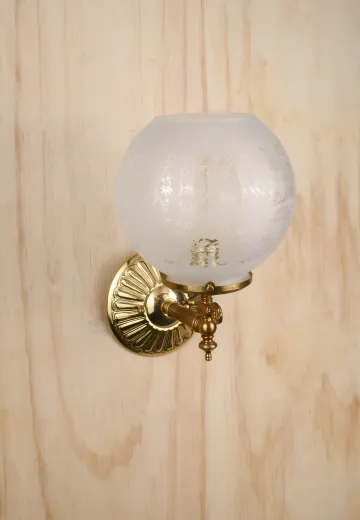 Polished Brass Single Light Victorian Wall Sconce