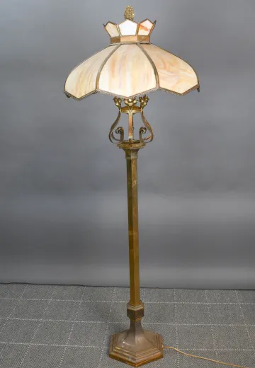Slag Glass Shaded Standing Brass Floor Lamp (One Shade Panel Repaired)