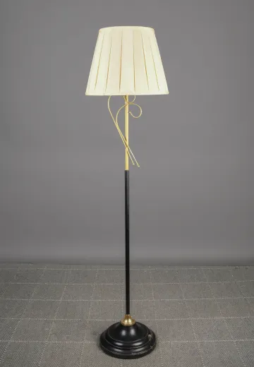 Black & Brass Musical Note Floor Lamp