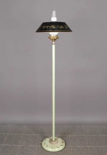 Simple Victorian Style Floor Lamp