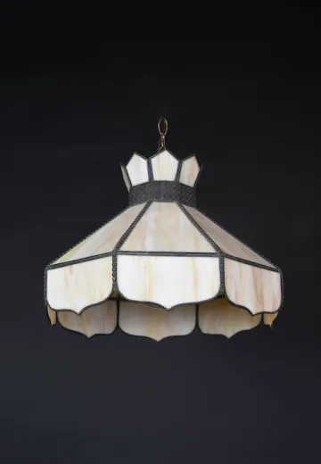Hanging Beige & White Tiffany Glass Pendant