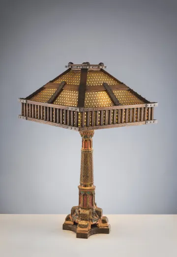 Arts & Crafts Style Table Lamp
