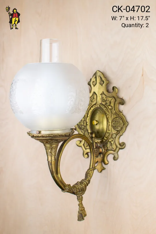 Victorian Cuved Arm Brass Wall Sconce