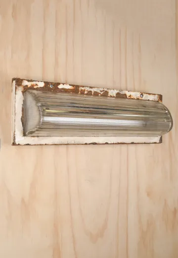 2' Distressed Wall Fluorescent